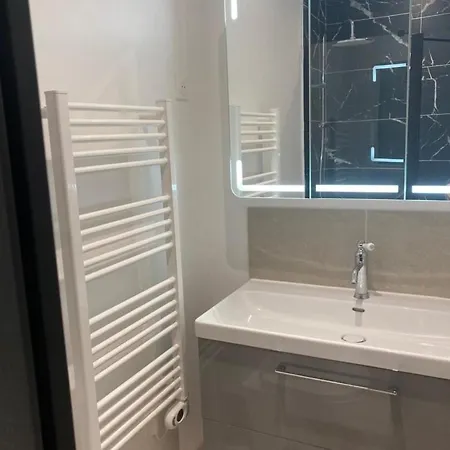 דירה 11 Confortable And Cosy פריז